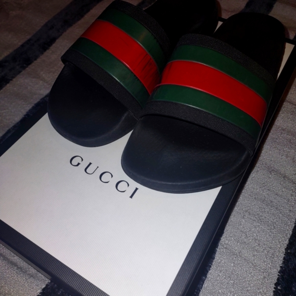Men's Gucci Slides size 7.5/ women's 9